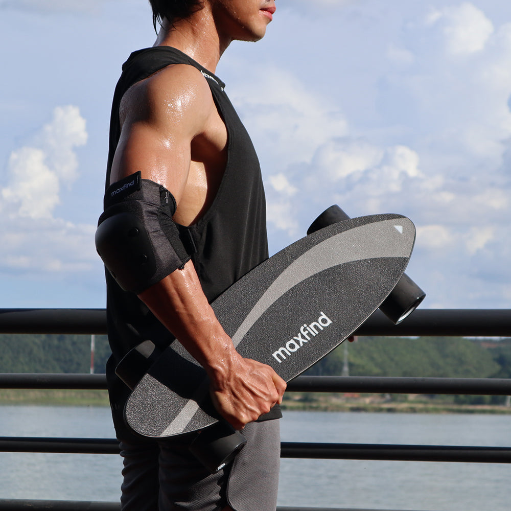 maxfind max one electric shortboard
